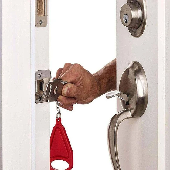 doors-hotel-lock-2.webp