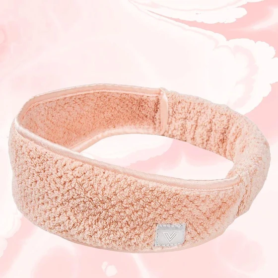 nylon-makeup-headband-2.webp