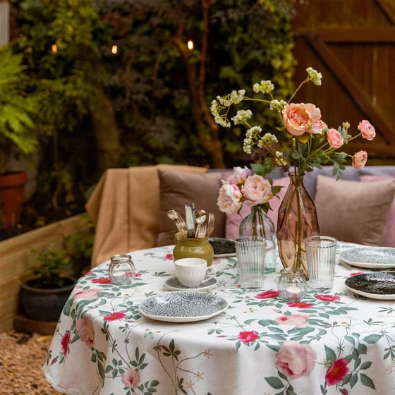 luxury-table-linen-2.webp