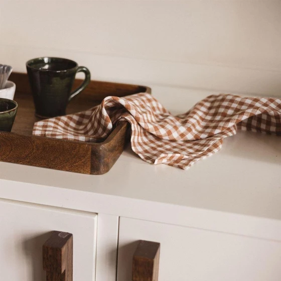 checked-kitchen-linen-2.webp