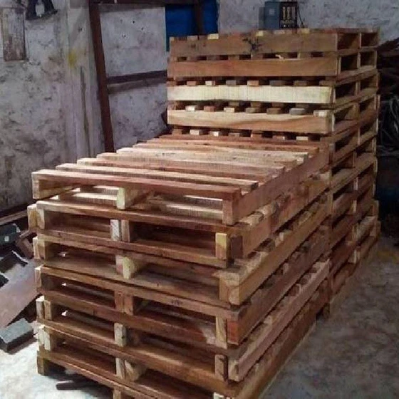 brown-wooden-pallet-2.webp
