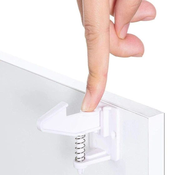 baby-drawer-latch-2.webp