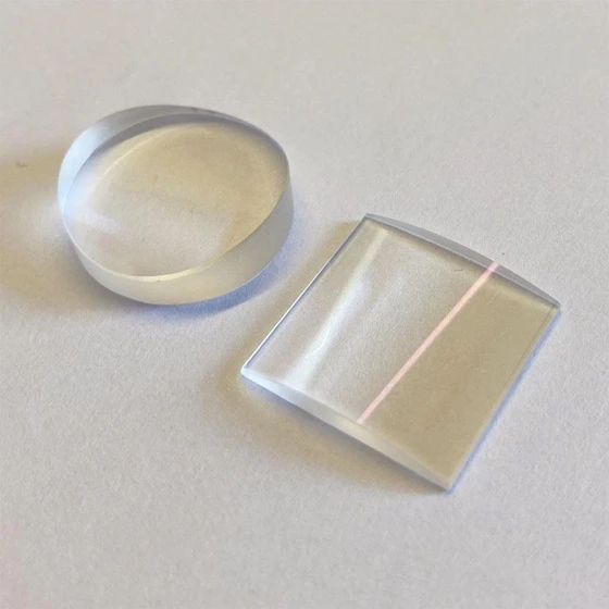 positive-cylindrical-lens-2.webp