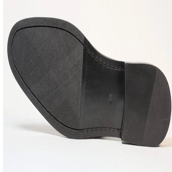 black-thunit-shoe-sole-1.webp