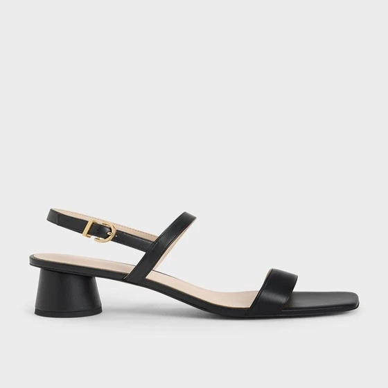 black-strap-sandal-2.webp