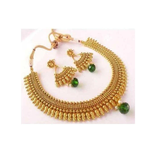 imitation-jewellery-2.webp