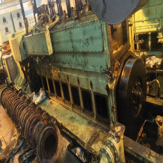 marine-engine-repair-2.webp