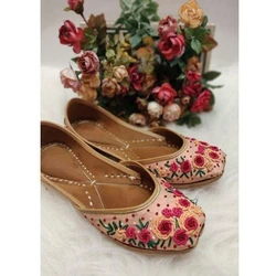Embroidered Punjabi Jutti