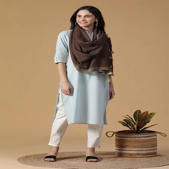 woolen-dobby-shawl-2.webp