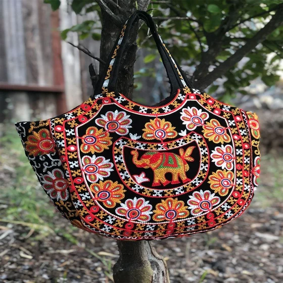 ladies-ethnic-handbags-2.webp