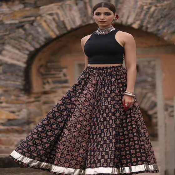 ladies-printed-skirt-2.webp