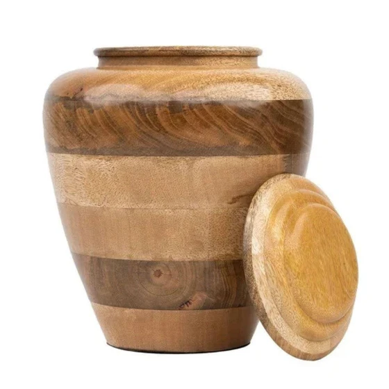 handicraft-cremation-urns-2.webp