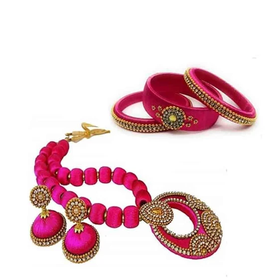 handmade-jewellery-with-beads.webp