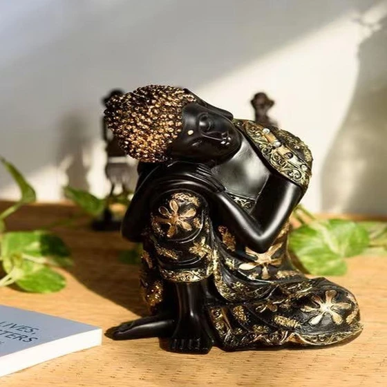 poly-resin-showpiece-2.webp