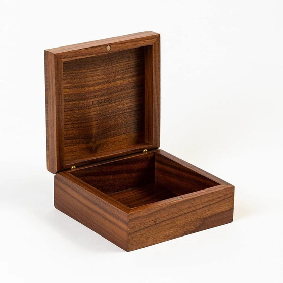 wooden-gift-boxes-2.webp