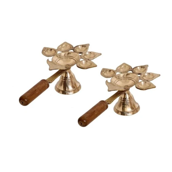 brass-punch-arti-diya-2.webp