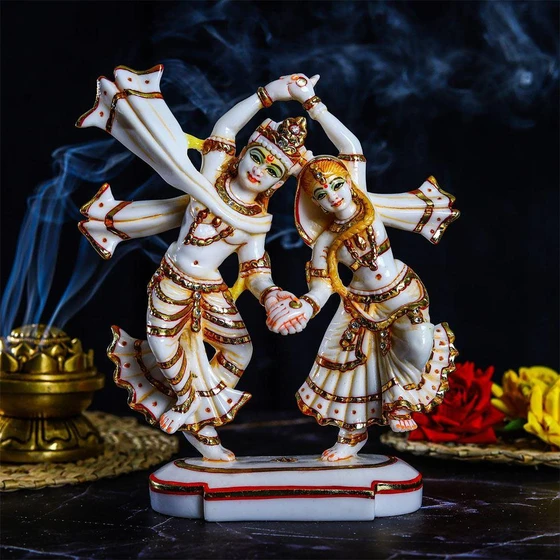 radha-krishna-statue-1.webp