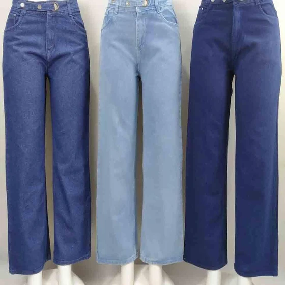 women-flared-jeans.webp