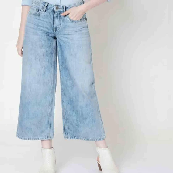 womens-flare-jeans-long.webp