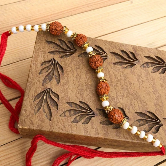 beads-rudraksh-rakhi-2.webp