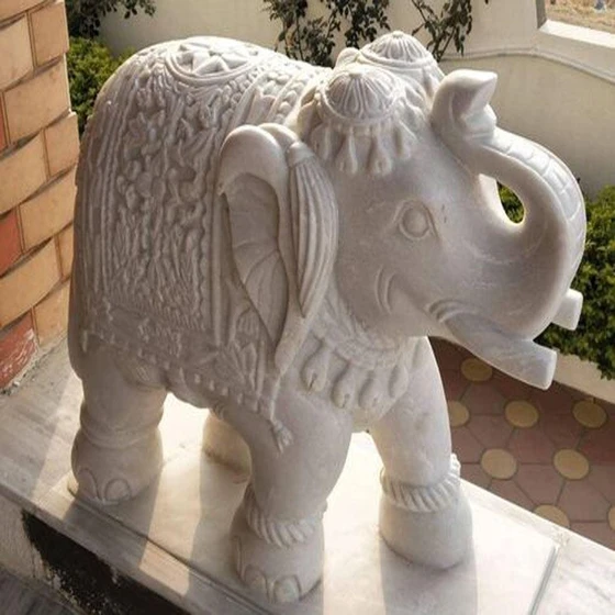 elephant-sandstatue-painted-statues-2.webp