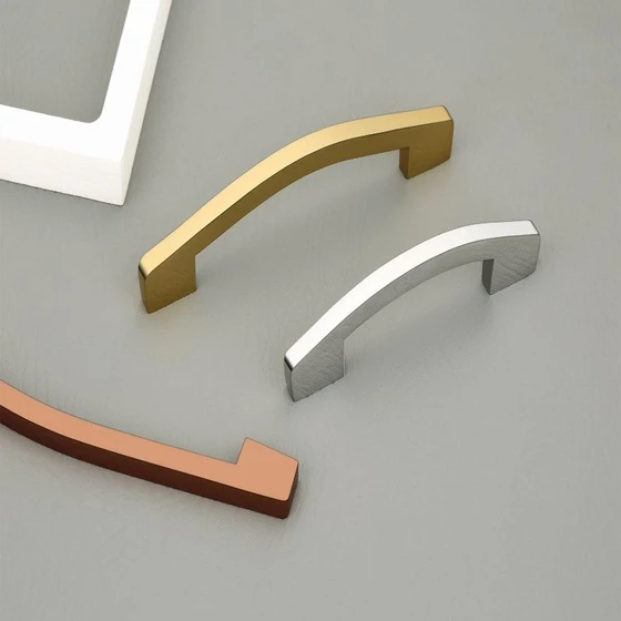 metal-handle-door-2.webp