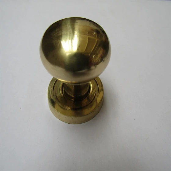 knob-cupboard-door-1.webp