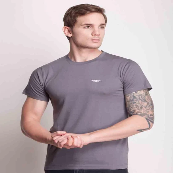 round-neck-t-shirt-for-men.webp