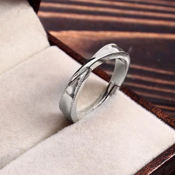 silver-ring-1.webp