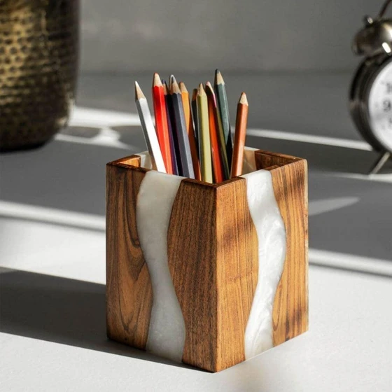 wooden-pen-holder-2.webp