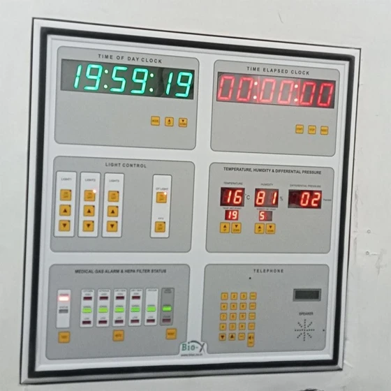 surgeon-panel-control-1.webp