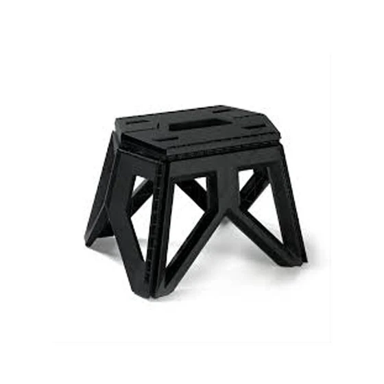 square-handle-chair-2.webp