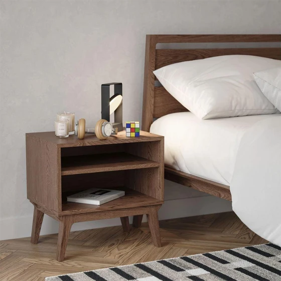 bedside-table-decor-2.webp
