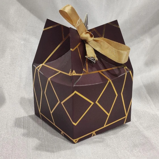 chocolate-hexagon-box-2.webp