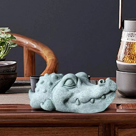 crocodile-stone-statue-2.webp