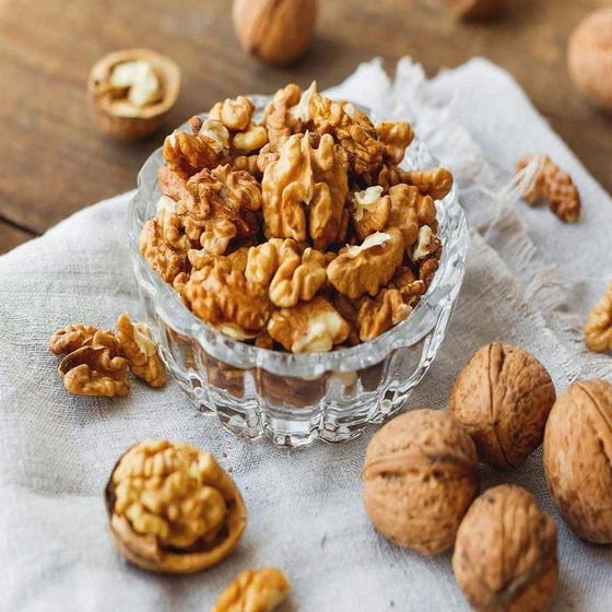 organic-natural-walnuts-2.webp