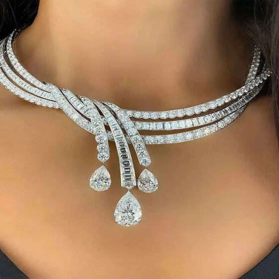 ladies-diamond-necklace-2.webp