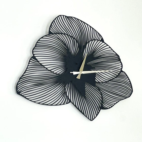 black-azalea-antique-clock-2.webp