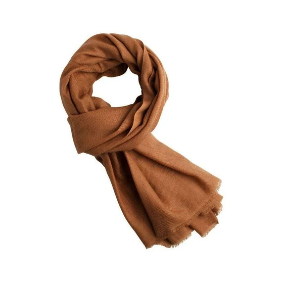 women-woolen-scarves-2.webp