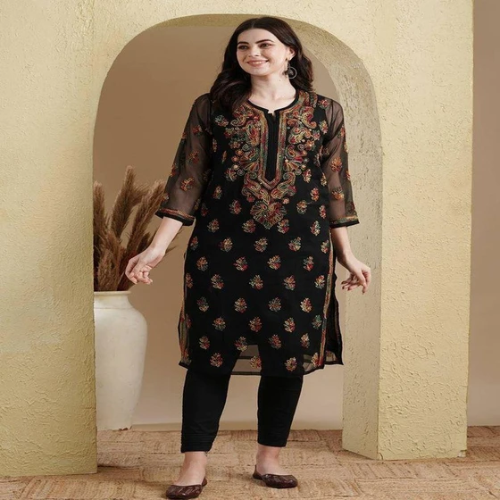 embroidery-ladies-kurti-2.webp
