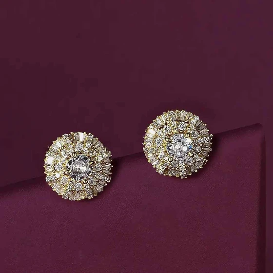women-diamond-earring-2.webp