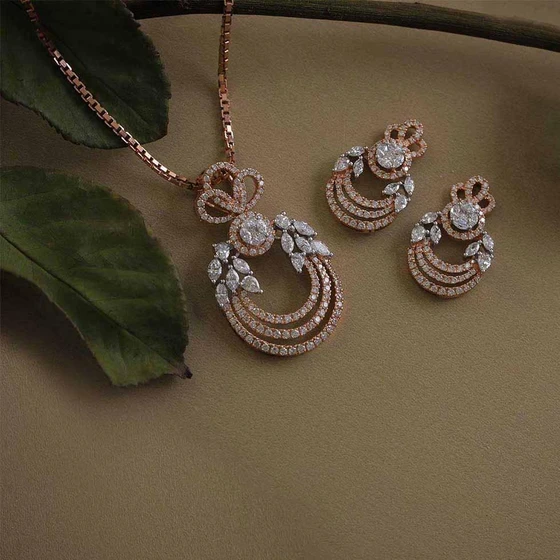 designer-pendant-set-2.webp