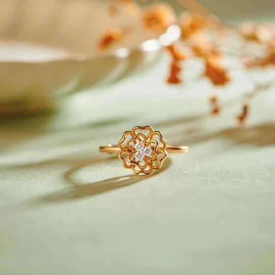 designer-gold-ring-2.webp