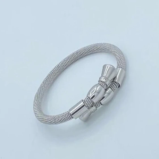 casual-silver-bracelet-2.webp