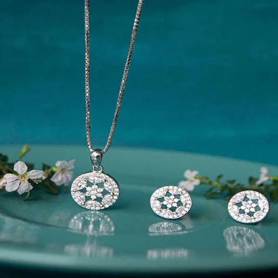 female-sterling-silver-chain-2.webp