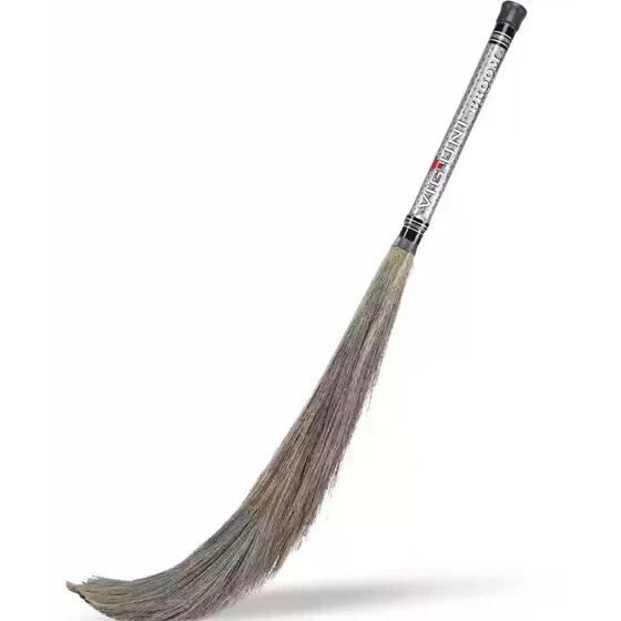 lock-grass-brooms-2.webp