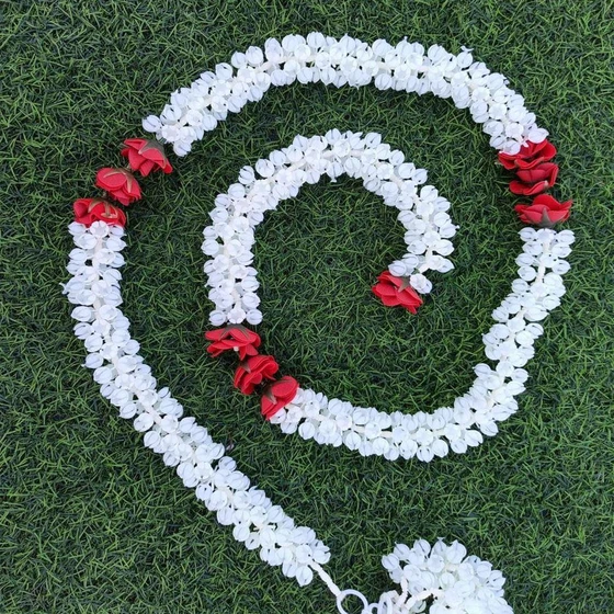 floral-pooja-garlands-2.webp
