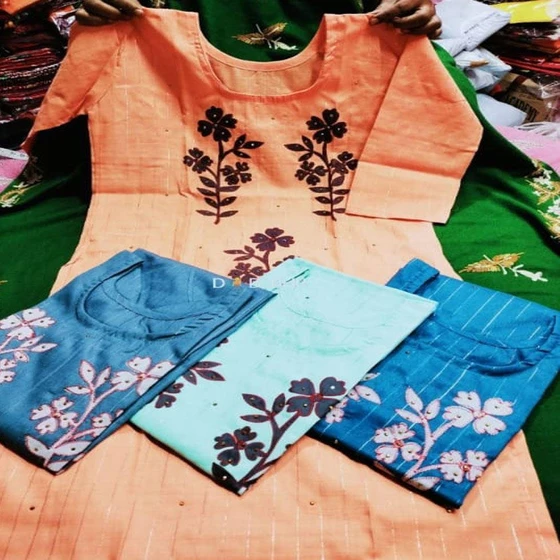 embroidered-kurtas.webp
