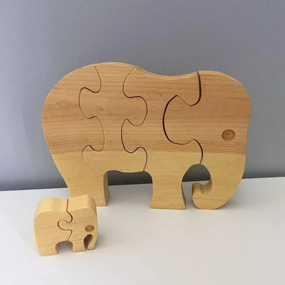 natural-wood-elephant-toy-2.webp