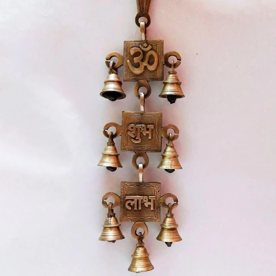 brass-wall-hanging-2.webp